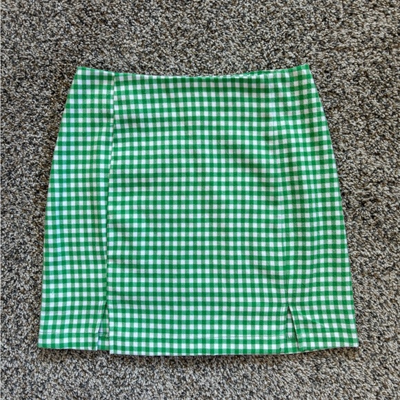 love on a hanger Dresses & Skirts - Love on a Hangar Green & White Checkered Mini Pencil Skirt Size 5 Pleats Slits